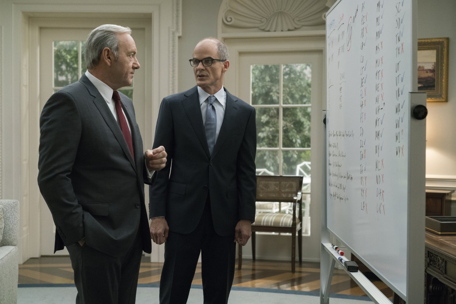House of Cards 1 image 001